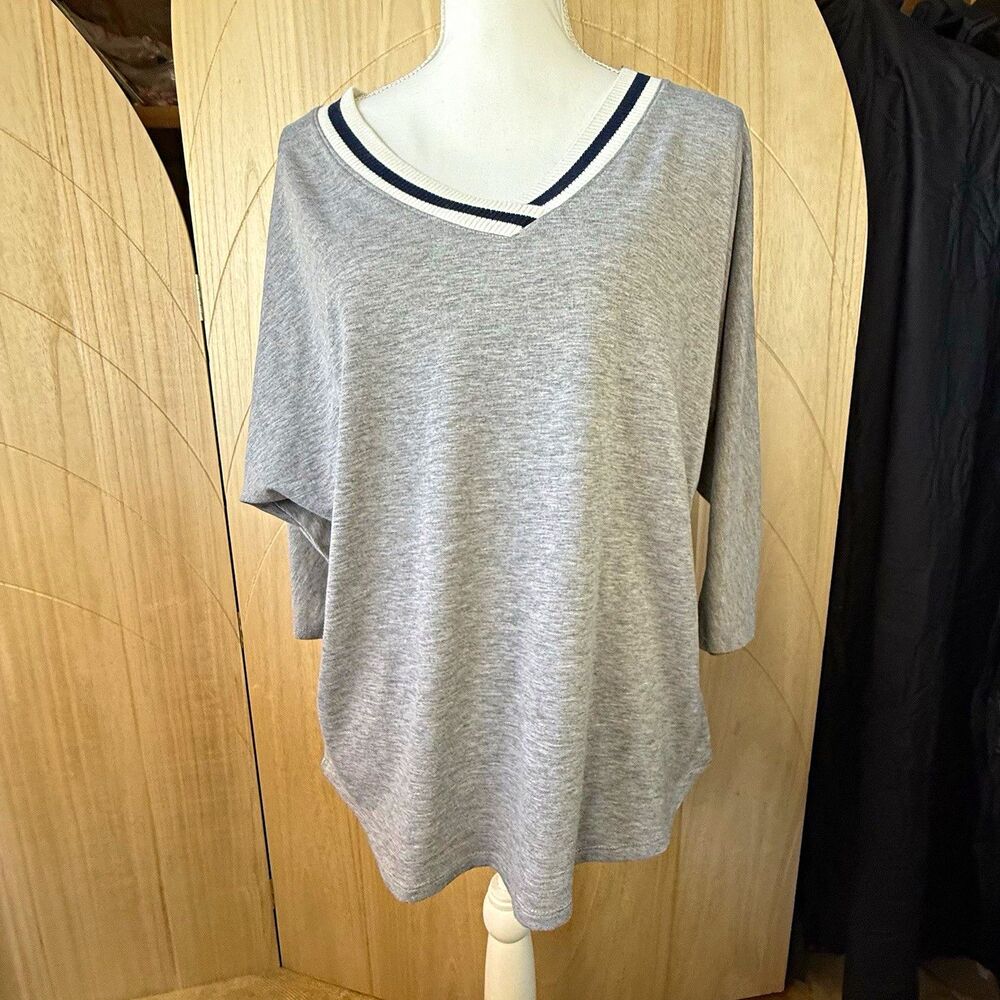 Femme by Tresics Gray Varsity V Neck Top M Preppy⁠